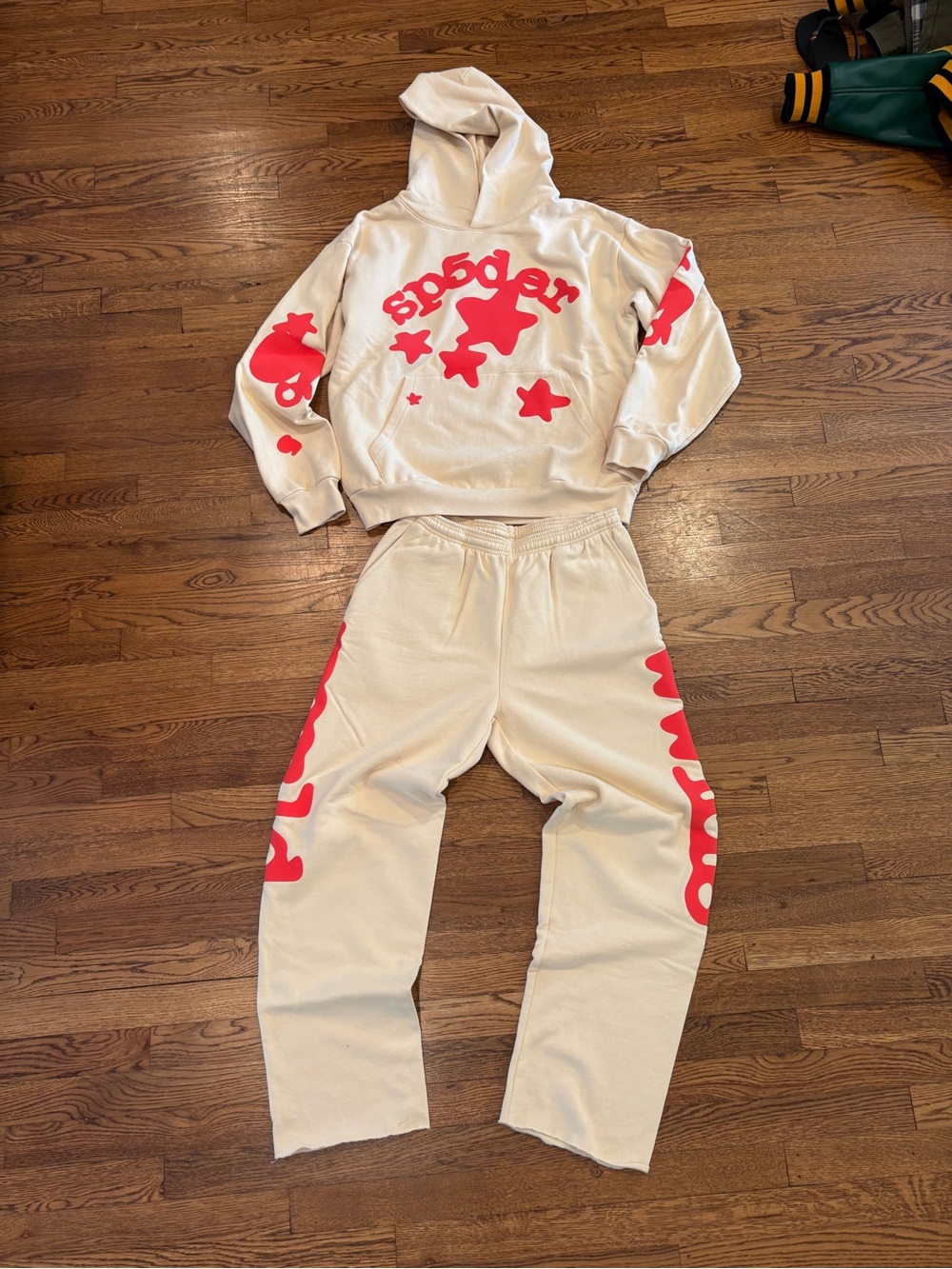 Sp5der Cream Sweat Suit